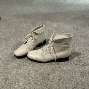 New St. John's Bay Cream Lace-Up Boots